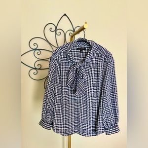 Banana Republic Long Sleeve Printed Tie Neck Blouse